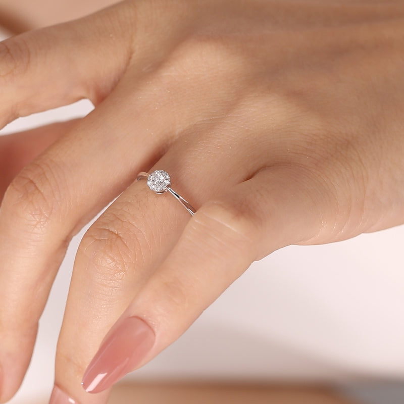 HALO diamond ring 18k gold