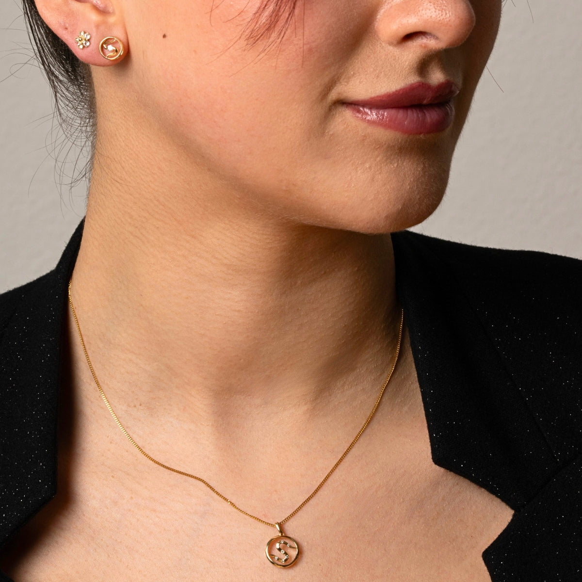 SKADI diamond pendant 18k yellow gold
