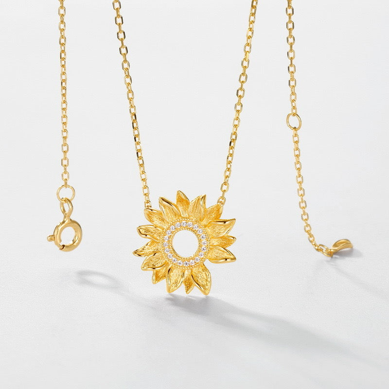 Sunflower necklace silver
