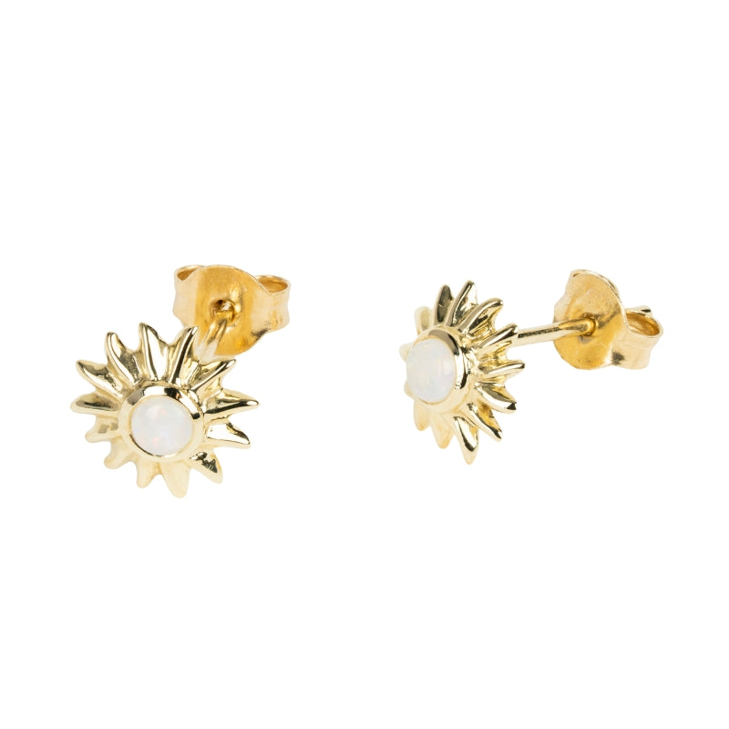 10k-guld-oreringe-med-opal-SKADIS-Jewelry