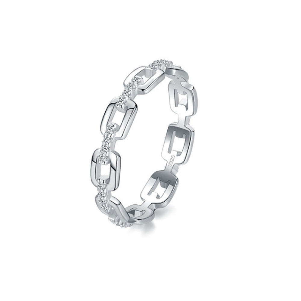 Silver chain-link ring with embedded zirconia on a white background.
