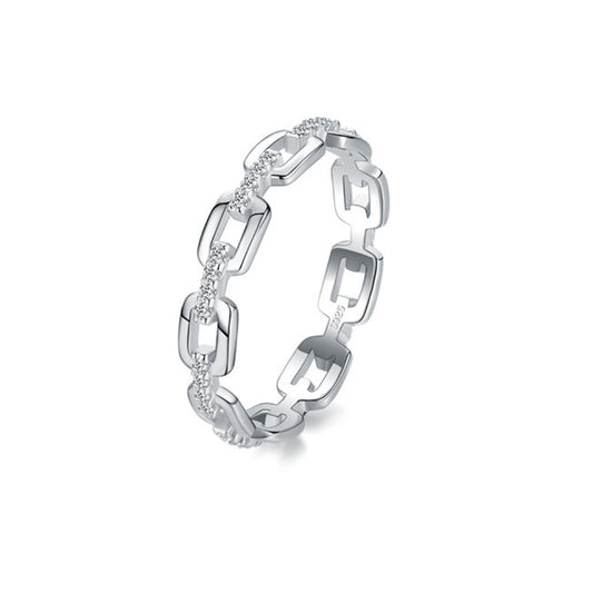 Silver chain-link ring with embedded zirconia on a white background.