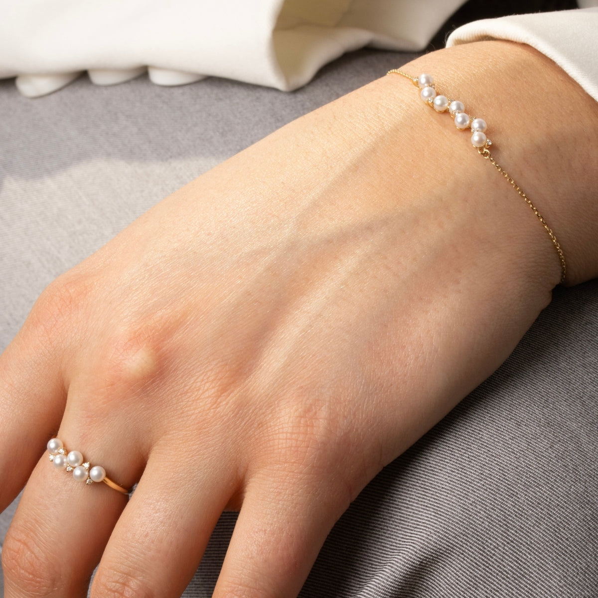 FREYA diamond pearl bracelet 18K white gold