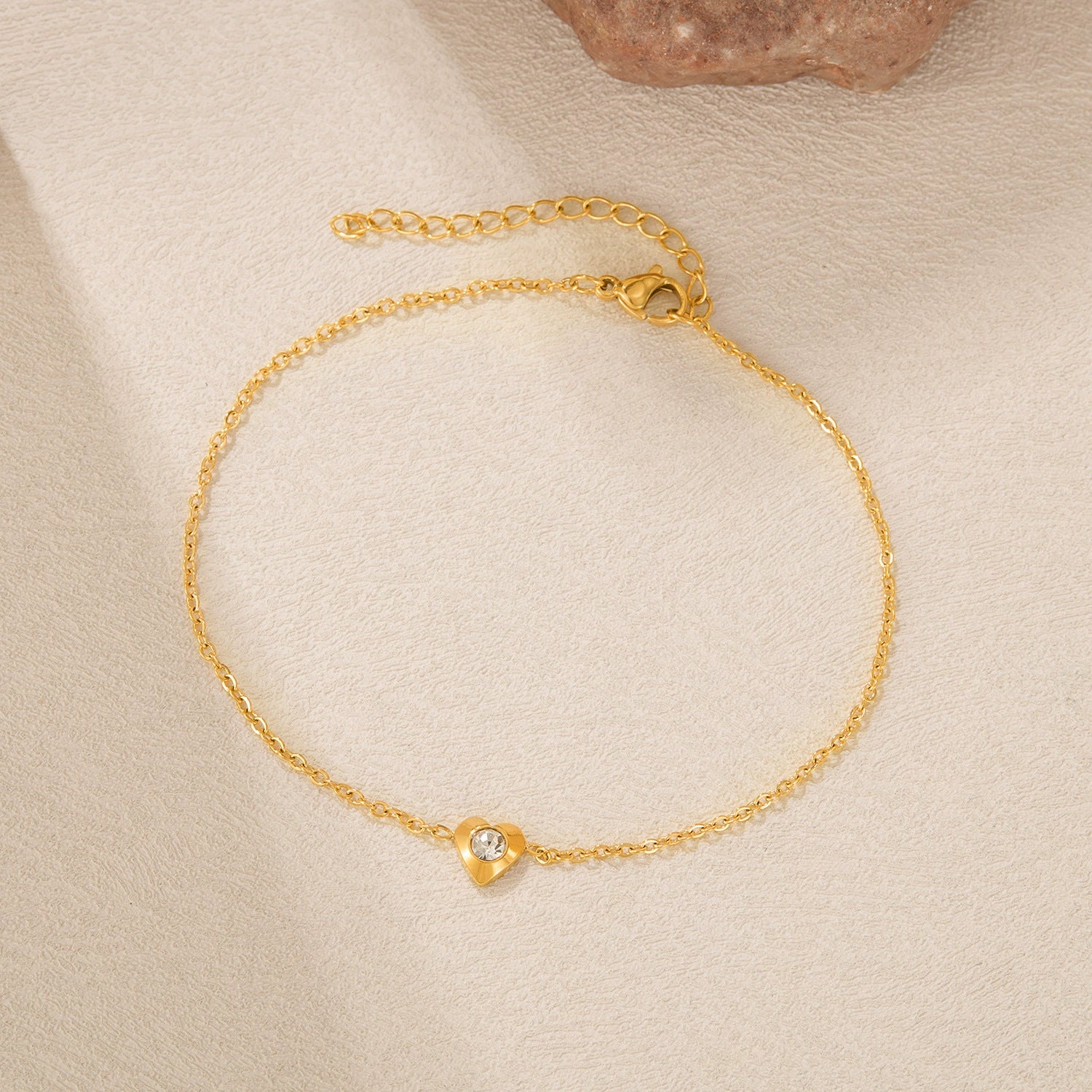 Gold-plated anklet with heart shape from SKADIS Jewelry