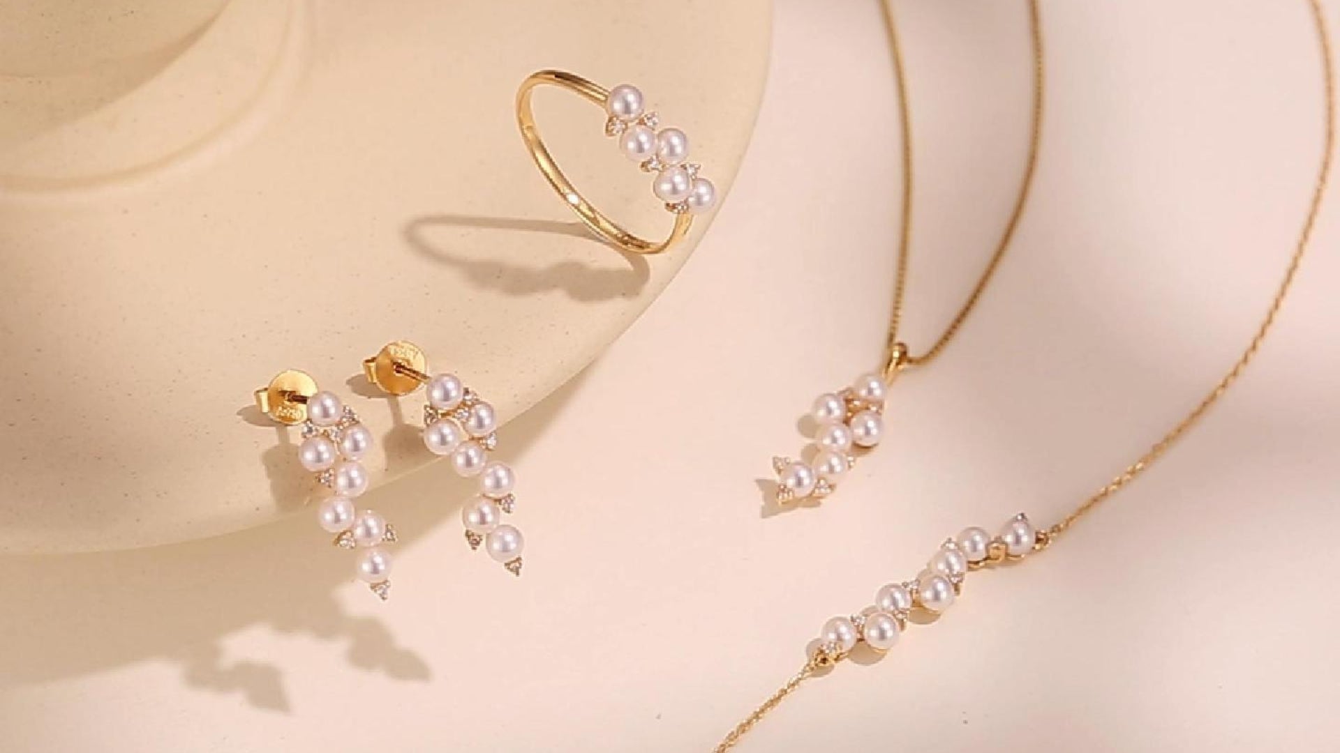 Freya-Perle-kollektioner-SKADIS-Jewelry.