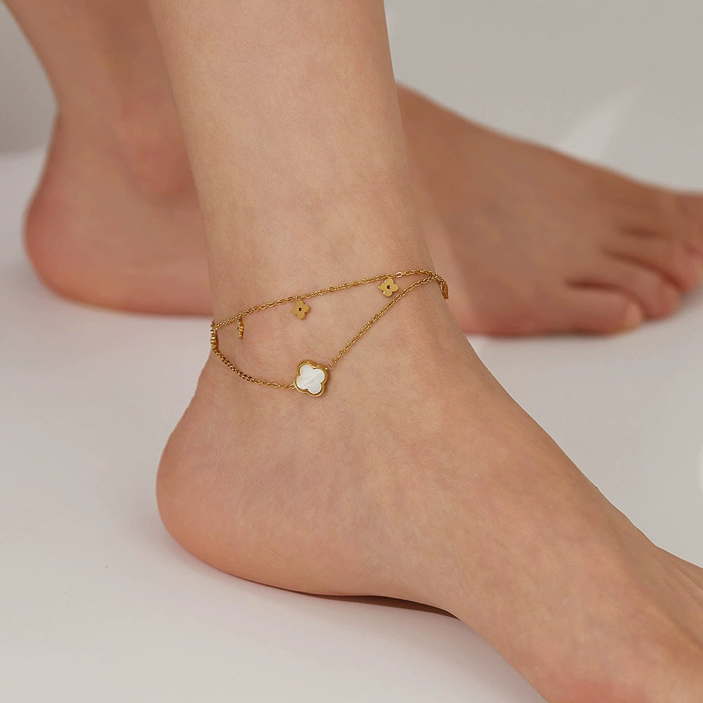 Gold-plated anklet from SKADIS Jewelry Copenhagen