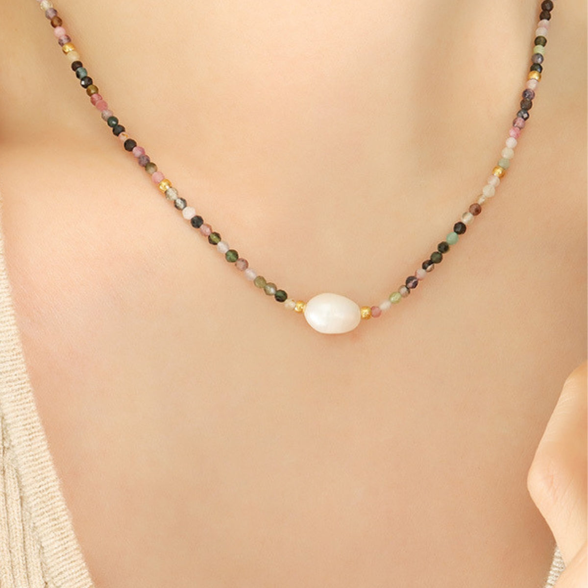 Necklace with multicolored beads and a central pearl from SKADIS Jewelry
