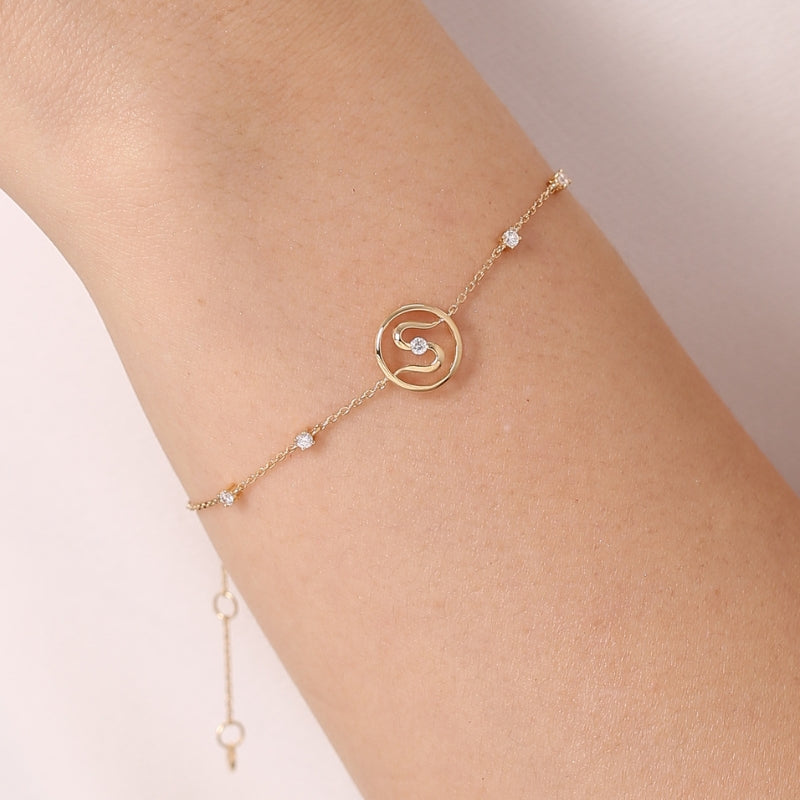 SKADI diamond bracelet detail, 18k gold