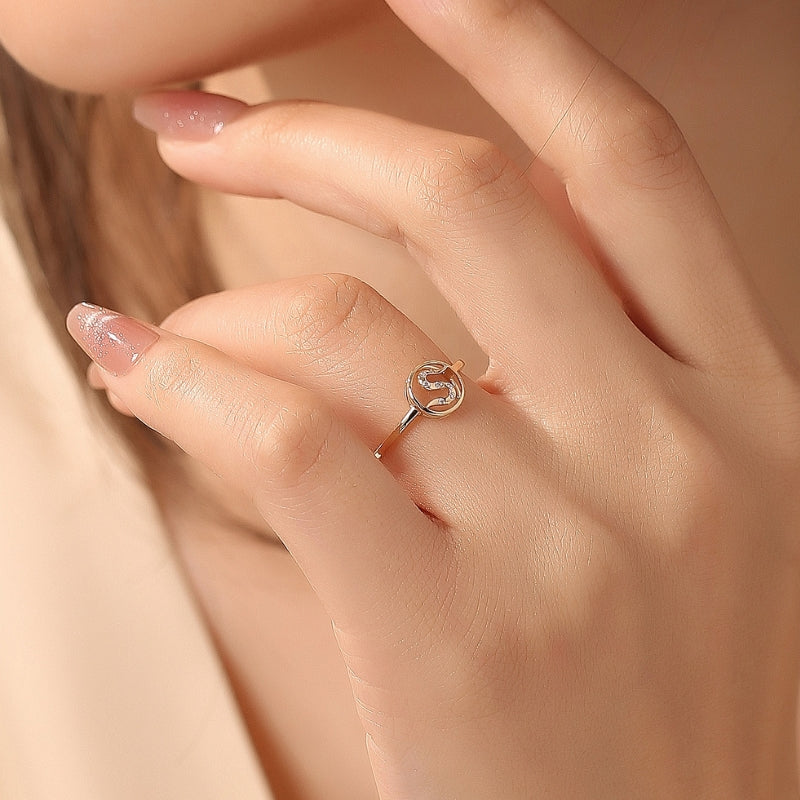 SKADI diamond ring on model, 18k white gold