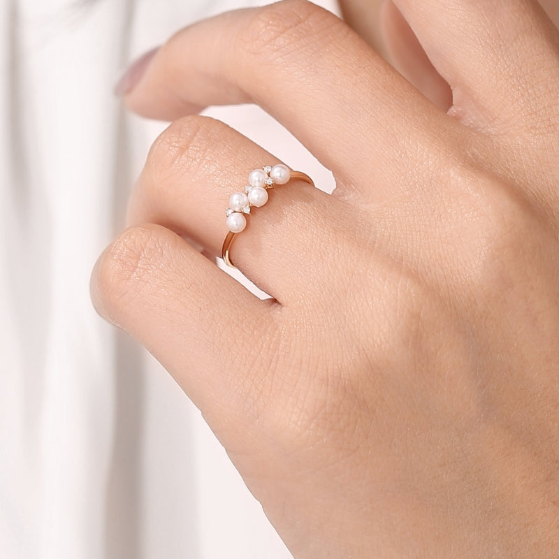 SKADIS FREYA pearl and diamond ring on model, 18k white gold