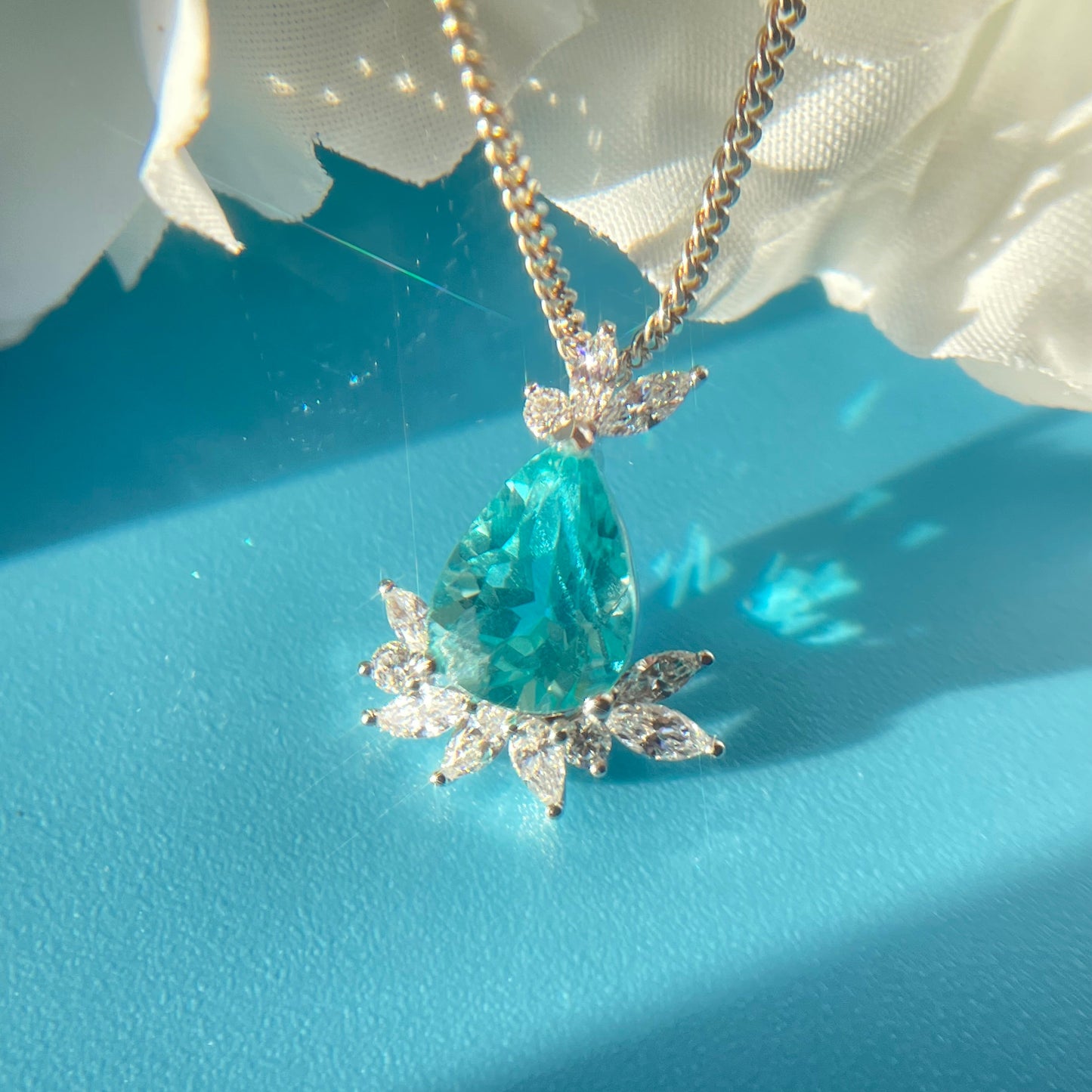 Natural Apatite diamond pendant in 18k white gold from SKADIS Jewelry Copenhagen.