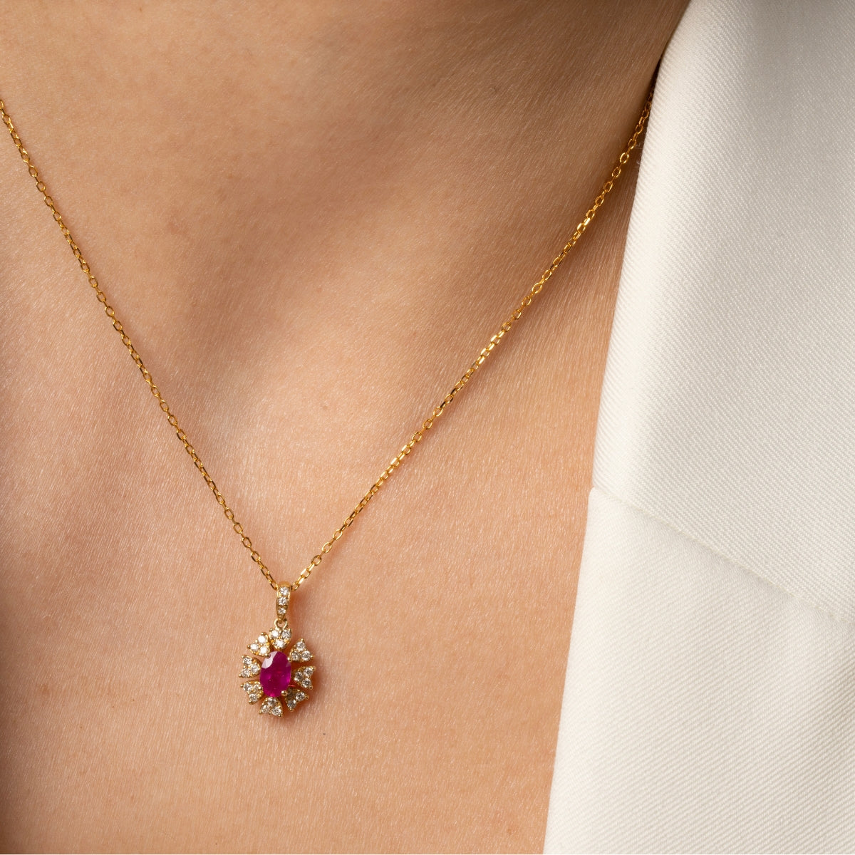 SKADIS Ruby pendant 18k gold