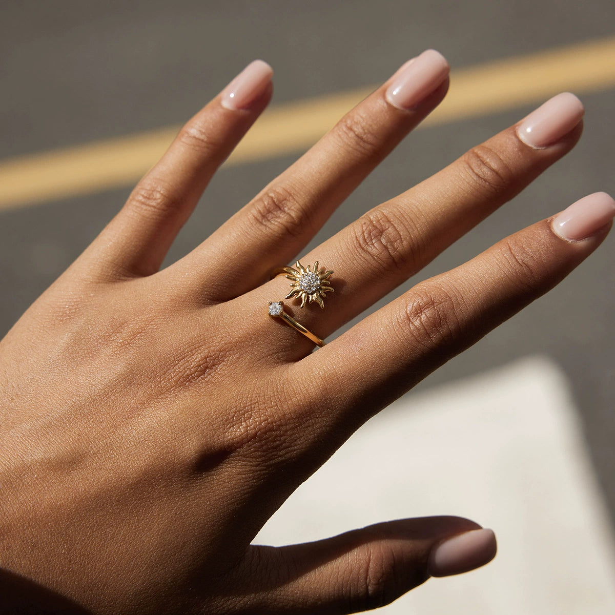 SOLA Ring Gold-plated detail SKADIS