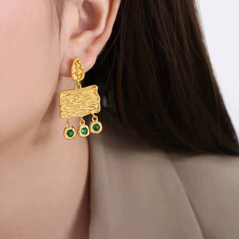 Gold earring with green zieconia from SKADIS Jewelry
