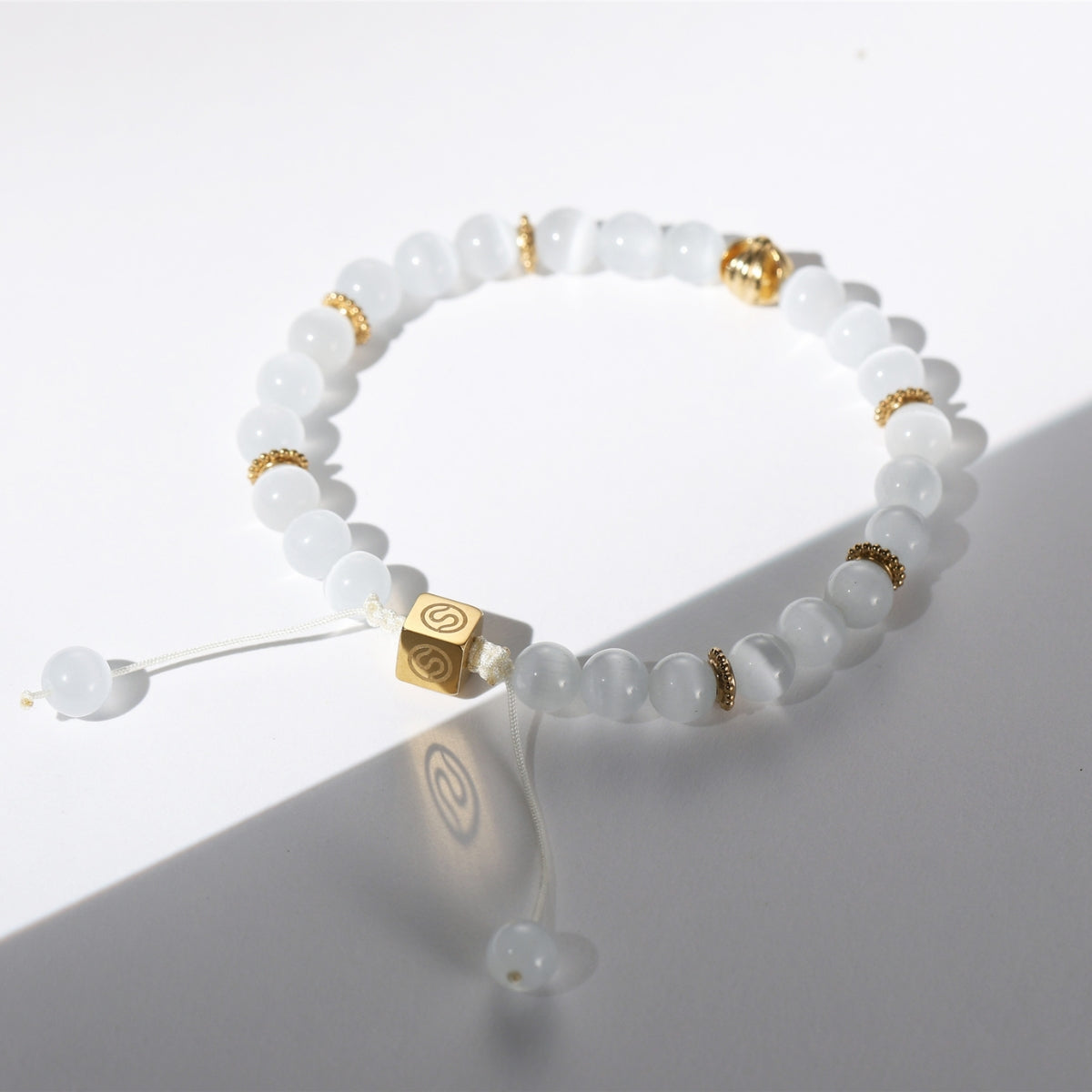 AVEN Bracelet Gold-plated - Natural stone beaded bracelet - SKADIS Jewelry