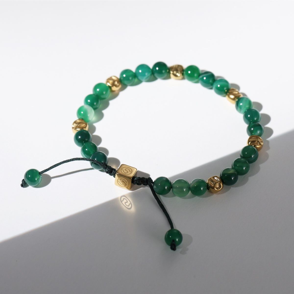 FJELL bracelet gold-plated with green agate stones - detail view
