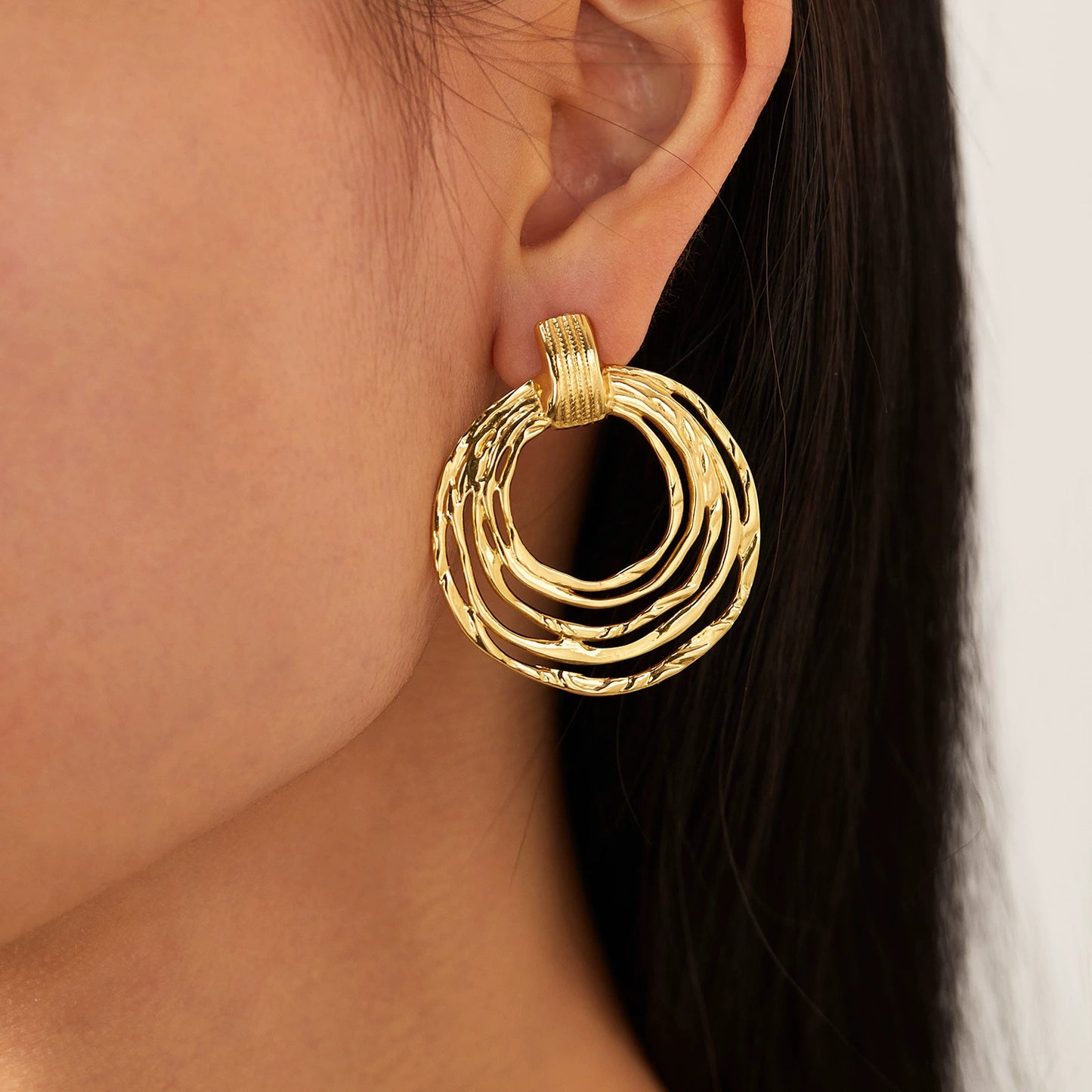 FREESIA Earrings close-up – SKADIS Jewelry