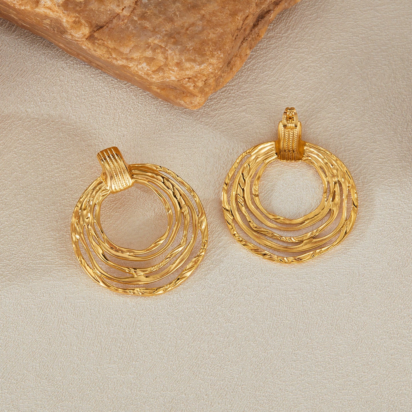 FREESIA Earrings worn – SKADIS Jewelry