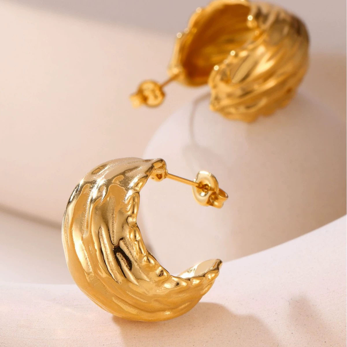SORA Earrings Gold-plated detail – SKADIS Jewelry