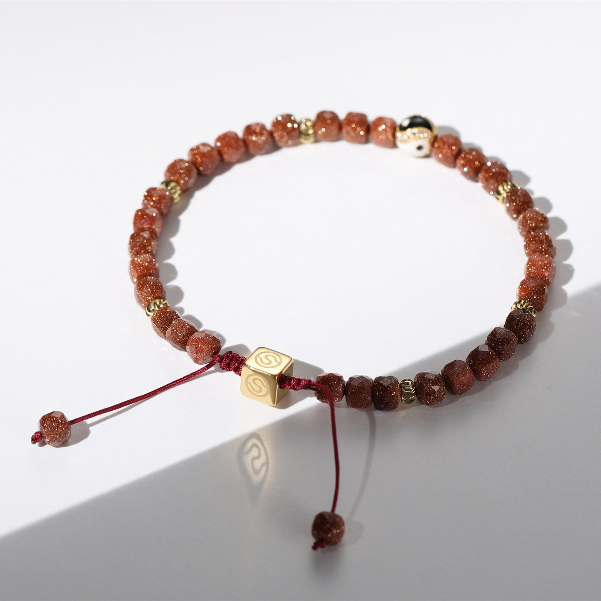 SUNNA bracelet gold-plated with sunstone - detail view - SKADIS Jewelry